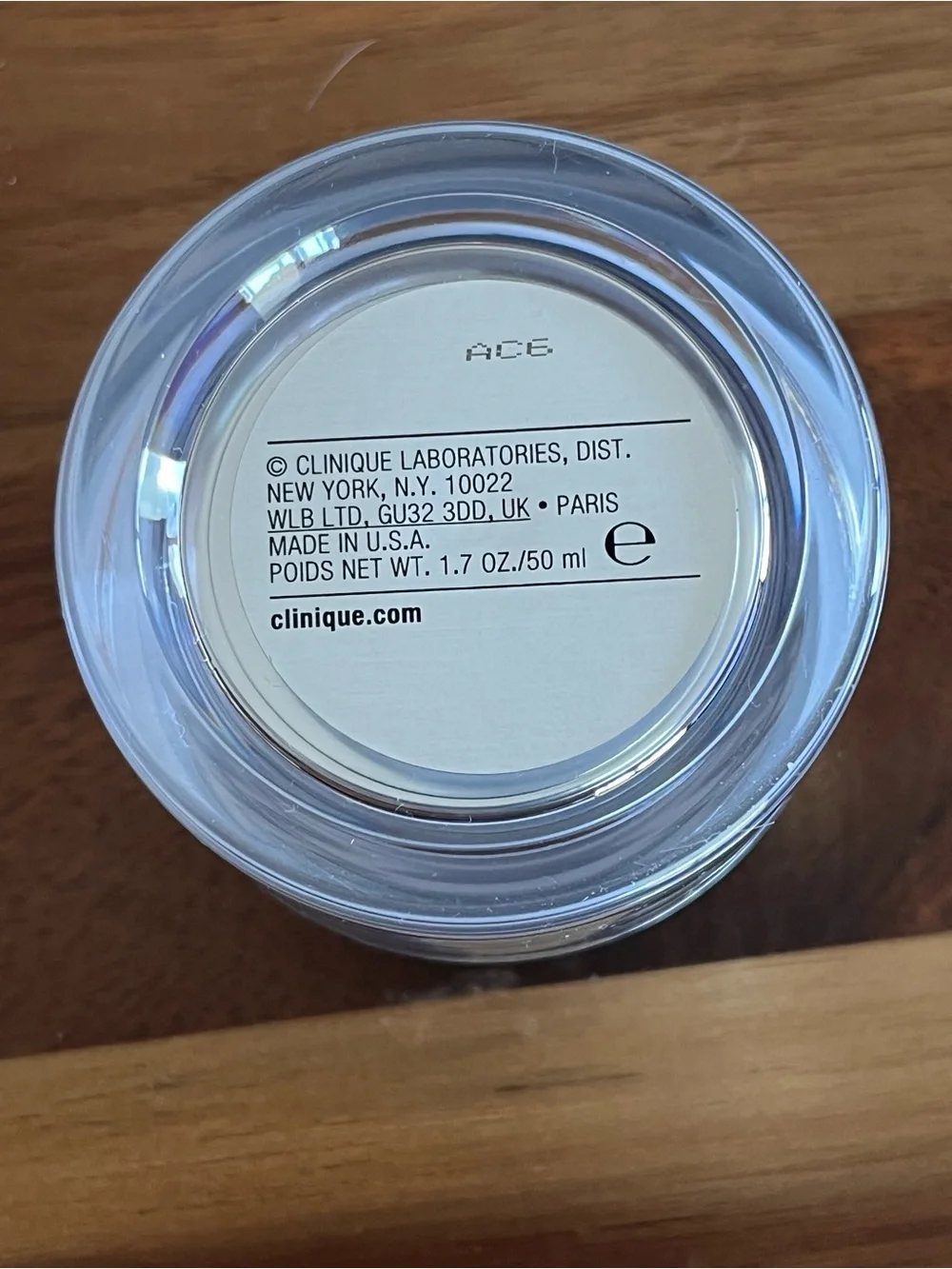 NWT Clinique Smart SPF 15 Full Size  1.7 Oz/50 ml. Custom Repair Moisturizer